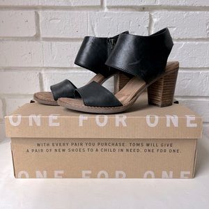 Toms black sandal